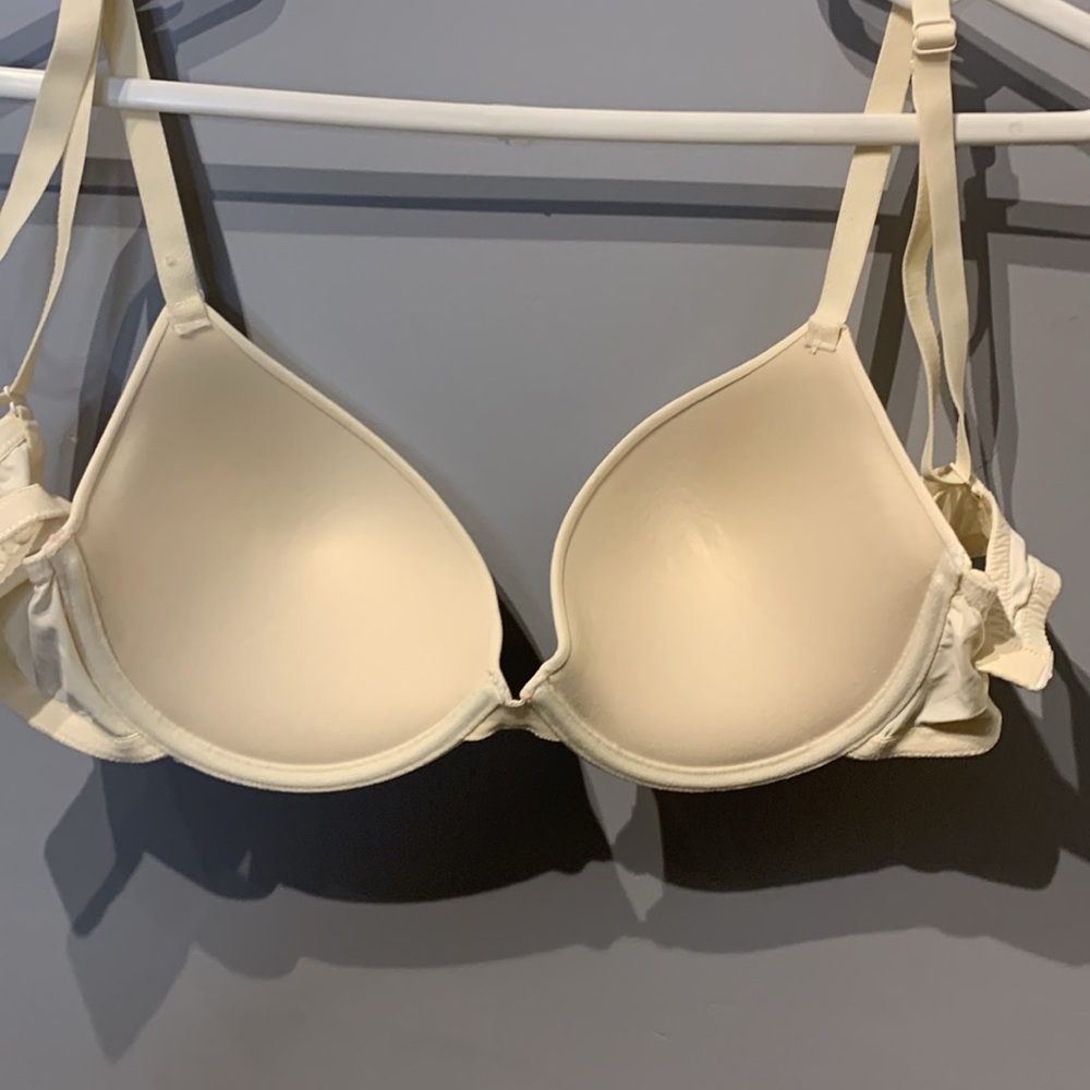 ⭐️ 5 for 20$! ⭐️ Padded Cream T-shirt Bra - Picture 4 of 5